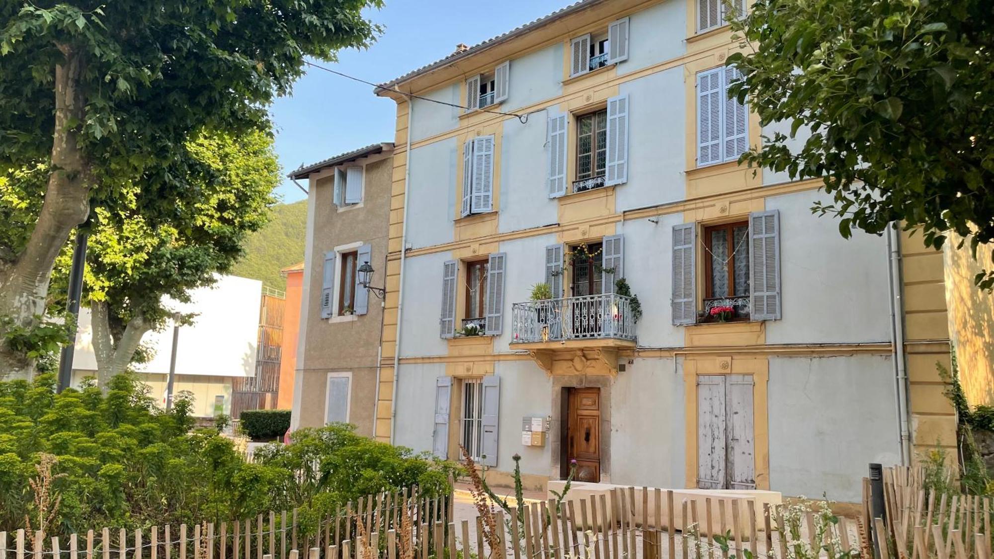 Appartement T3 63M2 - L'Atypique Et Son Jardin De 350M2 Au Coeur De Digne Dış mekan fotoğraf